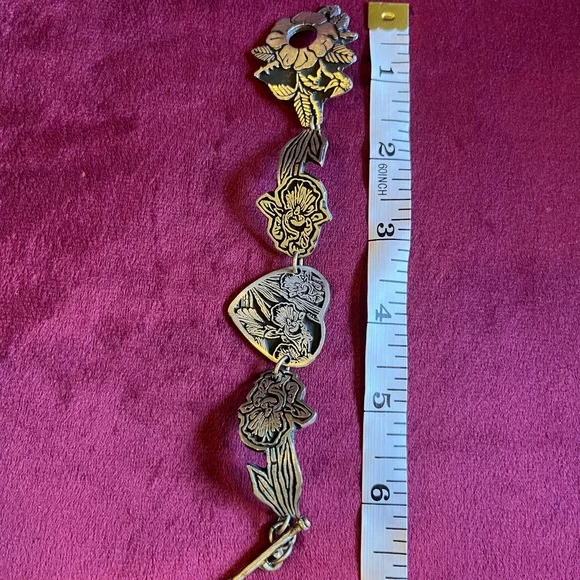 Alice Seely Iris Bracelet - Picture 5 of 6